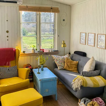 Charming Summer House On Oro With Natural Plot