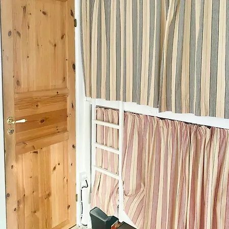 別荘 Charming Summer House On Oro With Natural Plot Holbæk