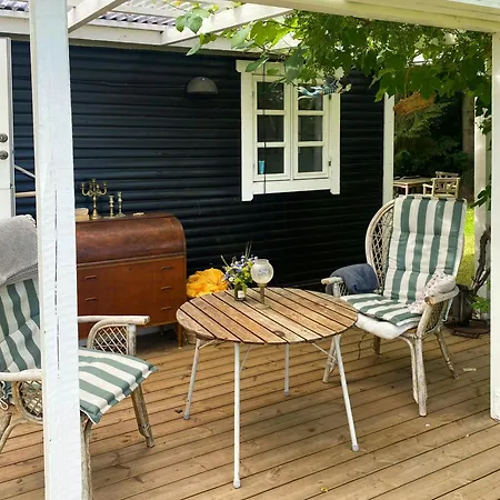 Charming Summer House On Oro With Natural Plot *