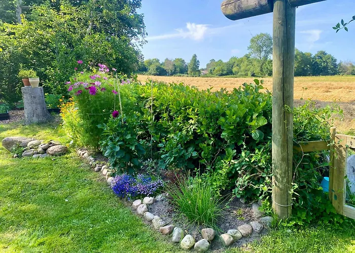 Charming Summer House On Oro With Natural Plot Nyaraló *