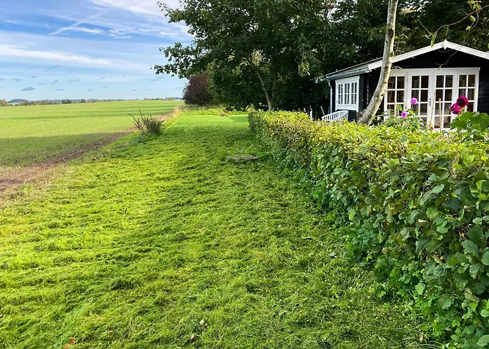 Charming Summer House On Oro With Natural Plot Nyaraló *