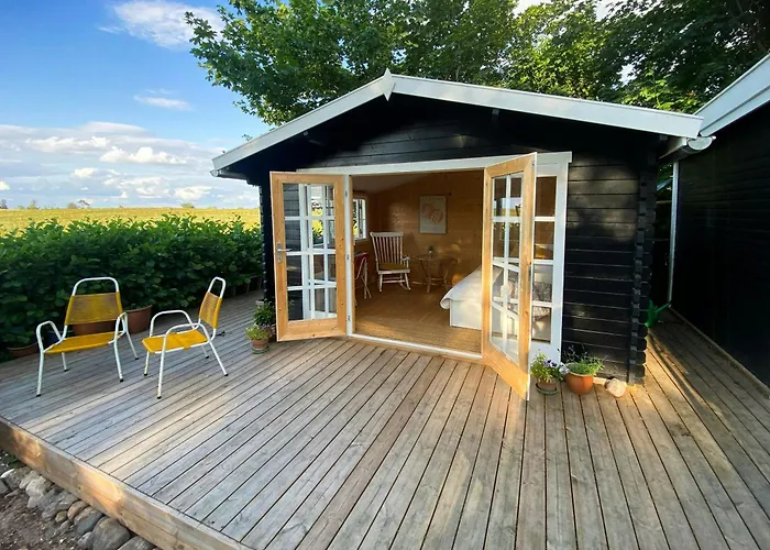 Charming Summer House On Oro With Natural Plot Nyaraló