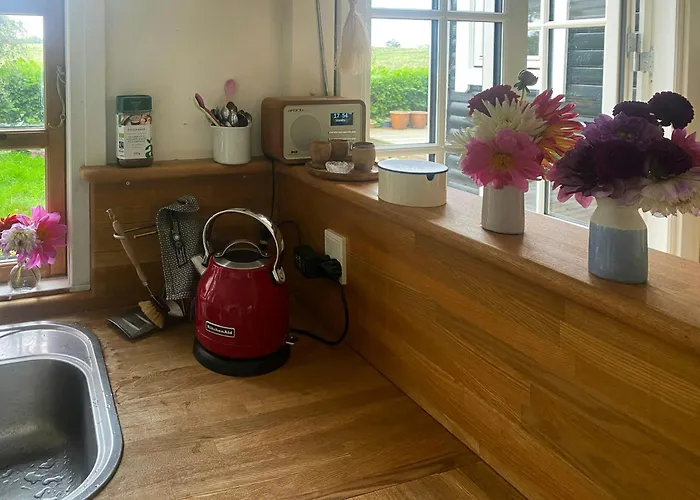 Charming Summer House On Oro With Natural Plot Nyaraló